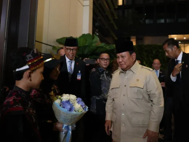 Tiba di Bangkok, Presiden Prabowo Disambut Diaspora Indonesia