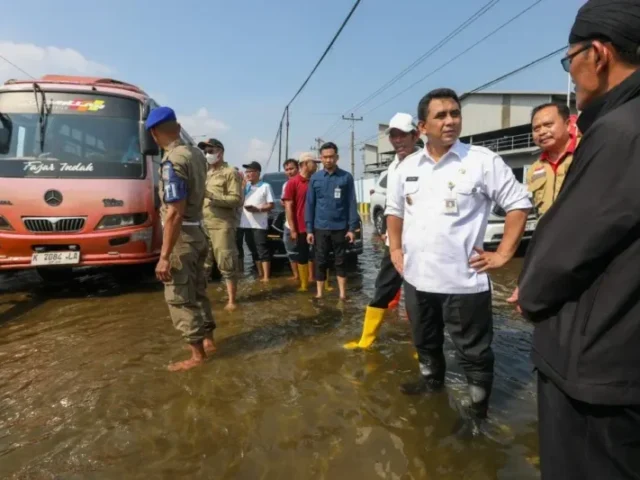 Taj Yasin Kunjungi Demak, Dorong Percepatan Penanganan Banjir Rob