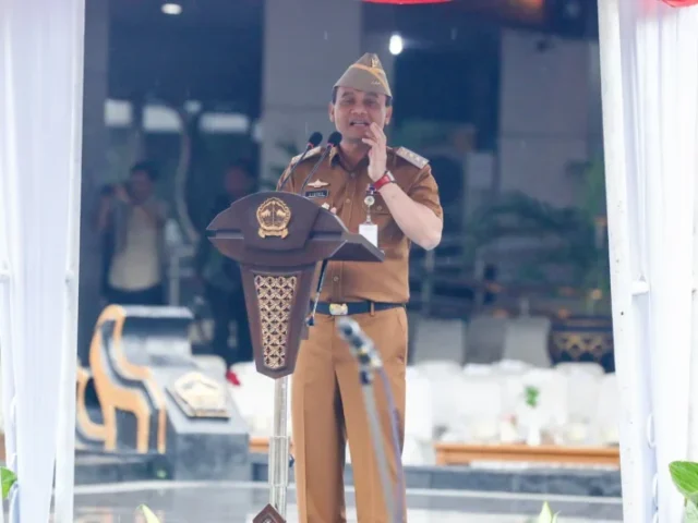 Ahmad Ahmad Luthfi Bariskan Bupati/Wali Kota Apel Pagi di Tengah Gerimis