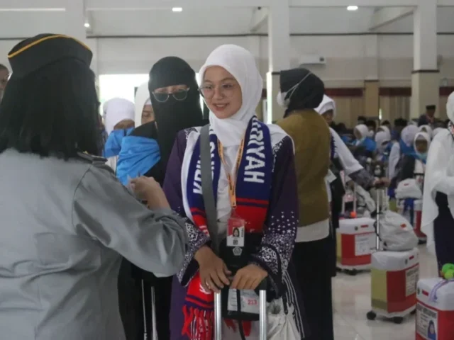 Levina, Jemaah Haji Termuda Jawa Tengah: Saya Berangkat Haji Gantikan Ibunda