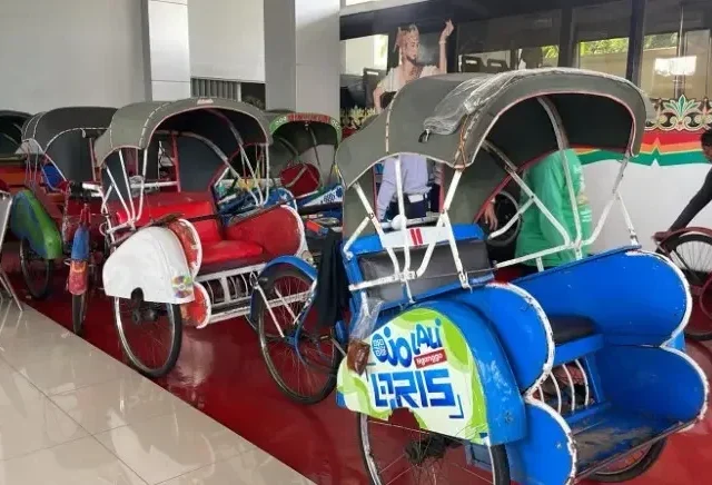 Becak QRIS, Perpaduan Transportasi Tradisional dan Modernisasi di Kota Solo