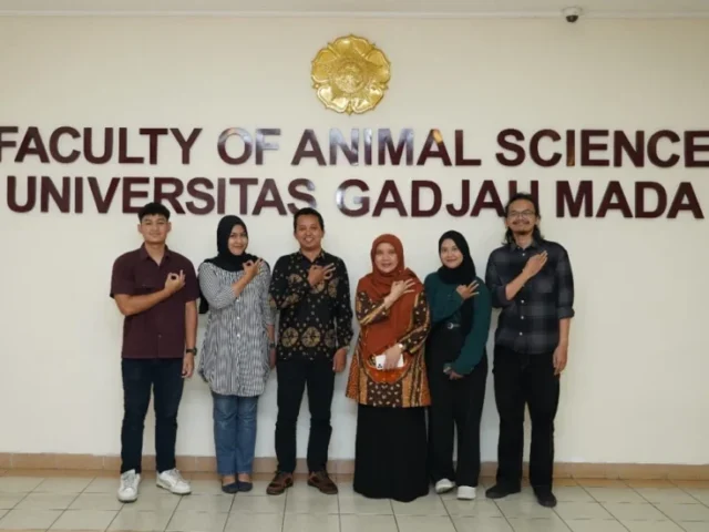 Empat Mahasiswa UGM Jalani Program Pelatihan Penyamakan Kulit di Benua Eropa