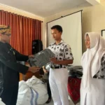 Semangat Baru Siswa Terdampak Rob, Disdikbud Jateng Salurkan Bantuan Pendidikan