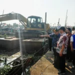 Permudah Aktivitas Nelayan, Muara Pelabuhan Asemdoyong Pemalang Dibersihkan dari Sedimen