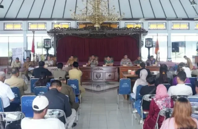 Bupati Batang Ambil Tindakan Tegas Tutup Kafe dan Karaoke di Kawasan Pantai Sigandu