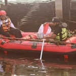 Puluhan Relawan LPBINU Gerakkan Aksi Bersih Sampah Plastik di Kawasan Rawa Pening