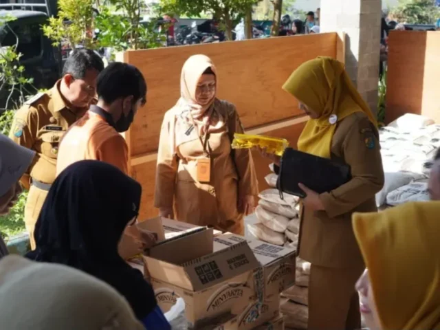 Pemkot Pekalongan Salurkan Bantuan Pangan untuk Tekan Harga Beras dan Minyak Goreng