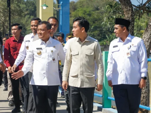 Tingkatkan Perekonomian Warga, Gubernur Jateng Dampingi Wapres Tebar 50 Ribu Benih Ikan di Rowo Jombor