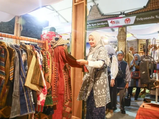 62 pelaku UMKM Jateng Ikuti Pameran Dekranasda Expo 2025, Transaksinya Tembus Rp 452 Juta