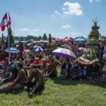 Warga Tanjunganom Banjarnegara Gelar Tradisi Ruwat Bumi Lewat Santap Bersama Nasi Tenong