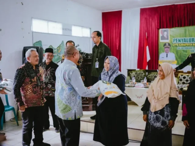 Pemkab Banyumas Distribusikan Bantuan Beras Cadangan untuk Periode Juni