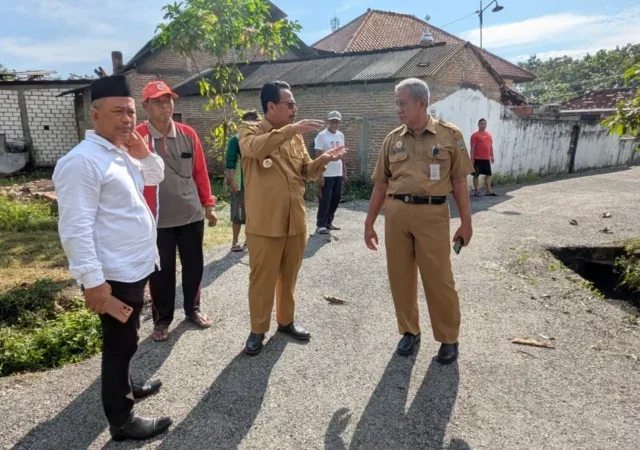 Diperbaiki, Jalan Waru ke Magersari Kini Nyaman untuk Kendaraan