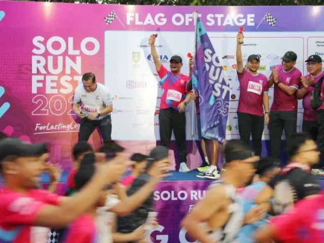 Gubernur Ahmad Luthfi Berbaur dengan Ribuan Peserta Ramaikan Solo Run Fest 2025