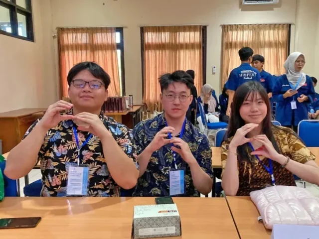 Tiga Mahasiswa FTP SCU Bikin Mie Instan Tinggi Serat By-Product Parijoto dan Okara, Raih Juara FSCC 2025