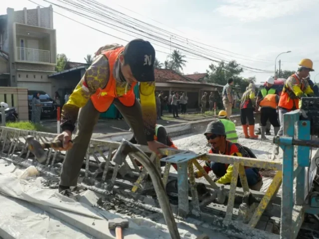 Perkuat Konektivitas Antardaerah, Ahmad Luthfi Tinjau Perbaikan Jalan Wiradesa–Kajen Senilai Rp33,348 Miliar