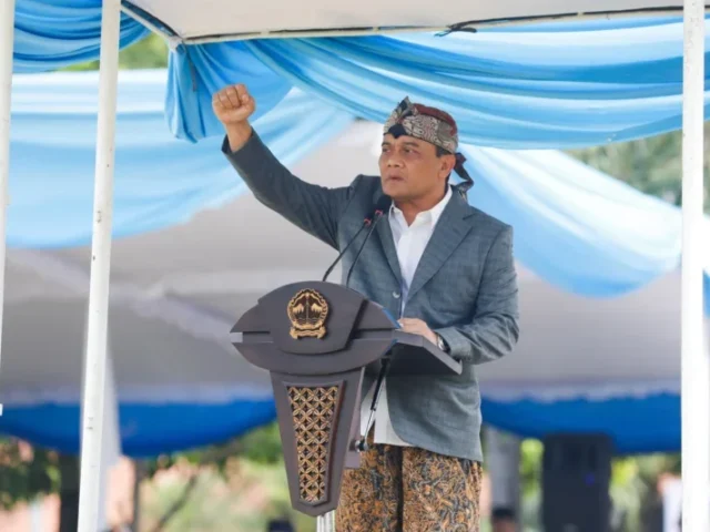 Pastikan Kesehatan Santri, Ahmad Luthfi-Taj Yasin Terjunkan Dokter Spesialis Keliling ke 5.419 Pesantren