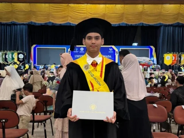 Kisah Rizky Aflaha, Lulus Doktor Fisika UGM di Usia 25 Tahun