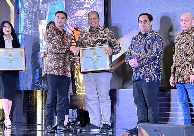 Bank Jateng Sabet Predikat Bank Terbaik Pendukung Ekonomi Kemitraan Inspiratif pada Satria Brand Award 2025