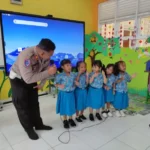 Sambangi Anak-Anak TK, Sat Lantas Polresta Surakarta Beri Pendidikan Lalu Lintas