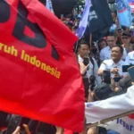 Usai Umumkan UMP dan UMK, Gubernur Ahmad Luthfi Temui Demo Buruh