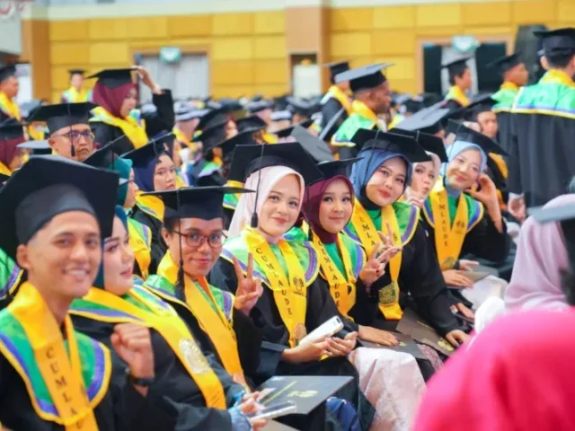 UNNES Wisuda 1.500 Lulusan pada Periode ke-137, Tekankan Ketangguhan Hadapi Tantangan Sosial