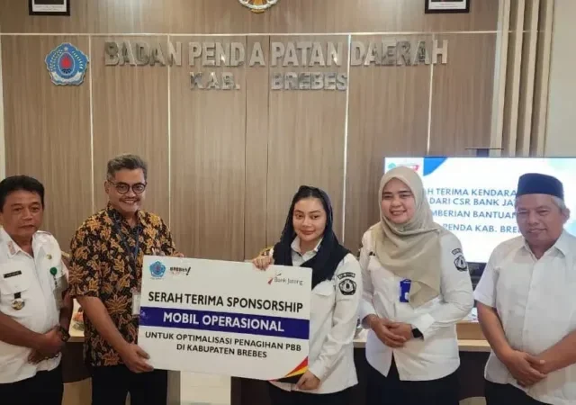 Perkuat Sinergi, Bank Jateng Bantu Mobil Operasional Pemda Brebes