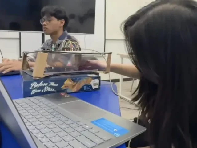 Mahasiswa SI SCU Kembangkan Kikobot, Hologram Assistant sebagai Teman Virtual Interaktif