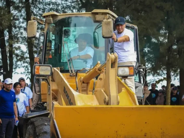 Lewat Aksi Bersih Sampah, Ahmad Luthfi Bersama Ribuan Orang Canangkan Gerakan Jawa Tengah ASRI