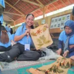 Kenalkan Budaya Lokal ke Dunia, Kampus Unnes Ajari Bule Membatik Ecoprint di ICD 2026