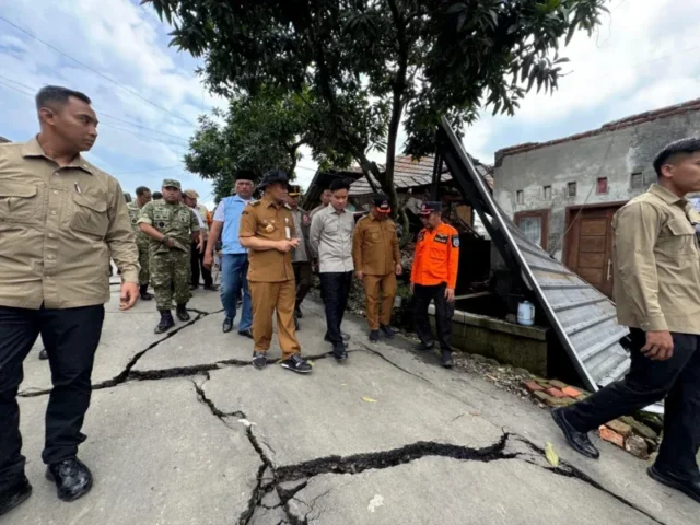 Korban Tanah Gerak Tegal Harus Direlokasi, Gubernur Ahmad Luthfi Siapkan Rumah dan Sertifikat