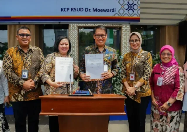 Bank Jateng Resmikan KCP RSUD Moewardi & Donasi Ambulans