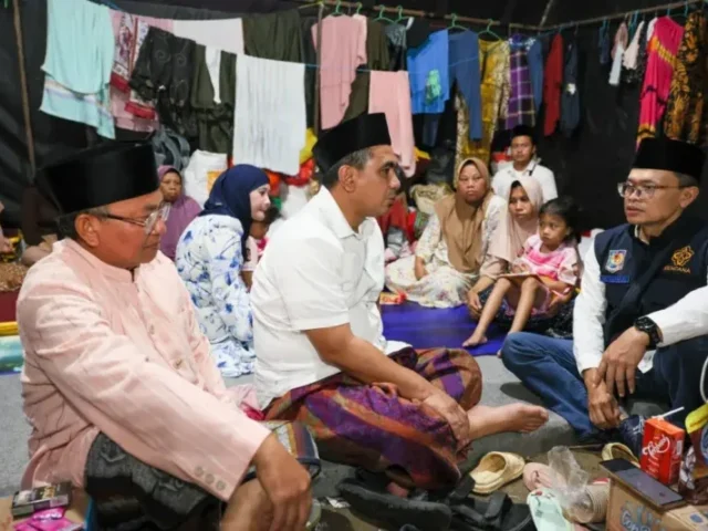 Kunjungi Pengungsi Tanah Gerak Tegal, Taj Yasin Minta Percepat Pembangunan Huntara