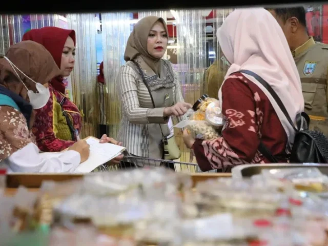 Sambangi Pasar, Ikhtiar Pemprov Jaga Harga dan Kebutuhan Tetap Aman Jelang Lebaran