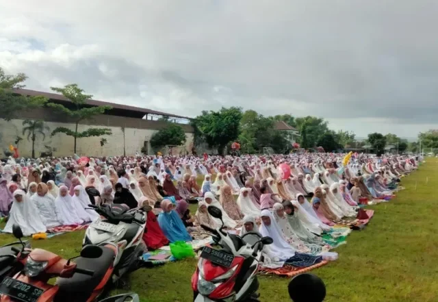 Ribuan Jamaah Ikuti Salat Idul Fitri di Baturetno, Pengamanan Gabungan Berjalan Lancar