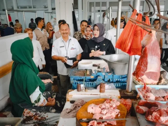 Jaga Stabilitas Harga Ramadan, Wawali Turun Langsung ke Pasar Jongke