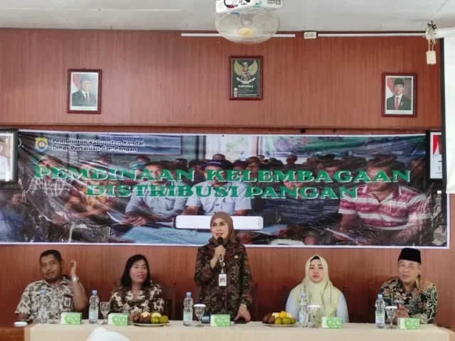 Pemkab Kendal dan Pemprov Jateng Salurkan Subsidi Pangan di Kecamatan Singorojo